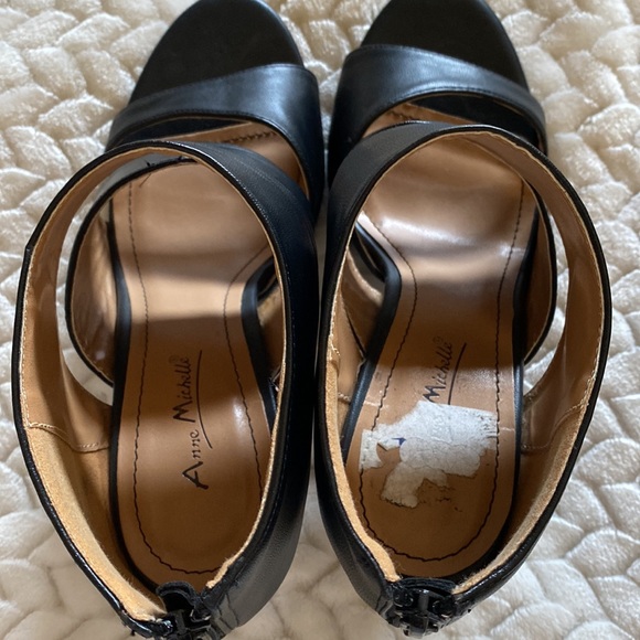 Like new, only worn 1 or 2 times. - Picture 3 of 4